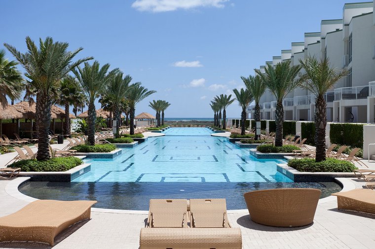 Oceanfront condo with elegant furnishings and decor!