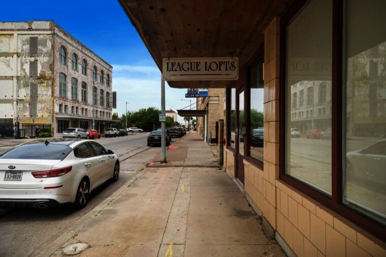 League Lofts 302 - Historic Loft in Downtown Galveston