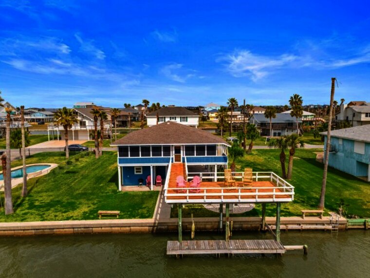 Bay-Bay Blue |BeachBox| Waterfront Canal/Game Room